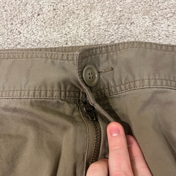 Venezia Khaki Capri Pants - Picture 4 of 8
